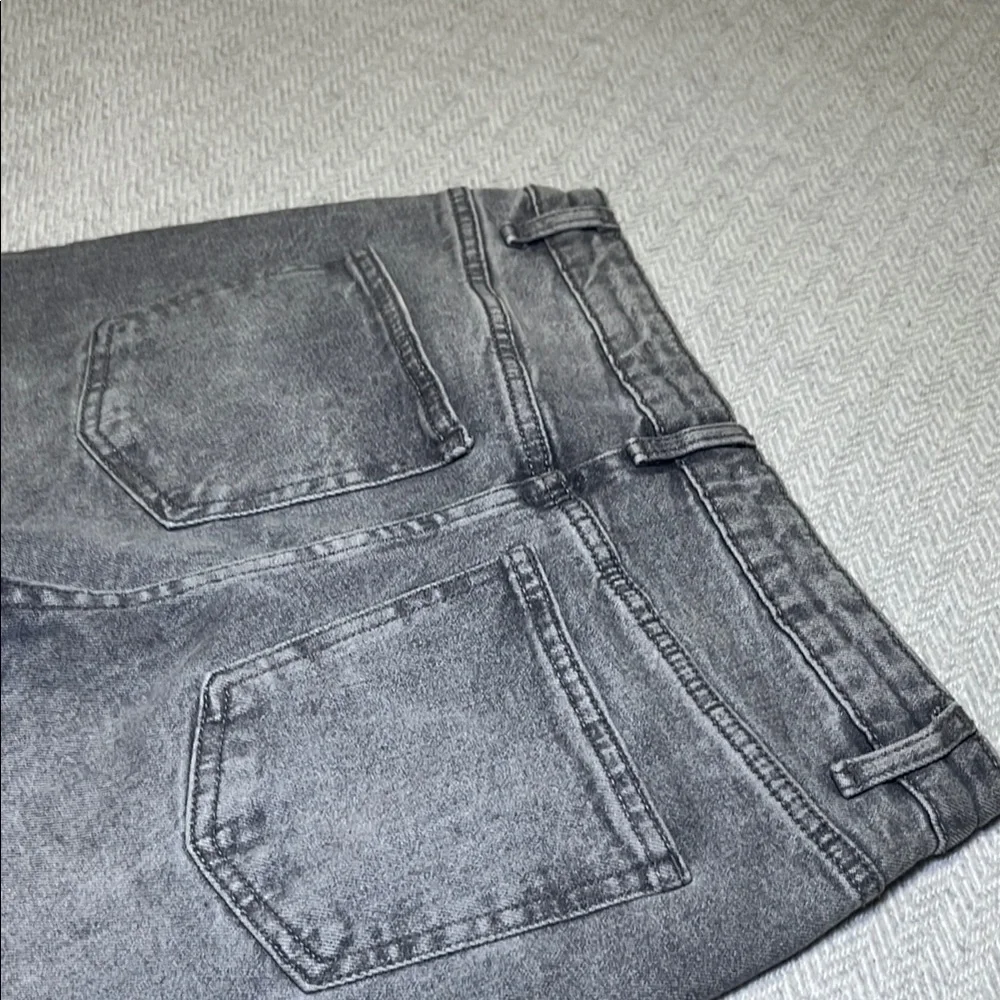 Papaya Denim Grey high rise Jeans.  Size 10. - Picture 4 of 11